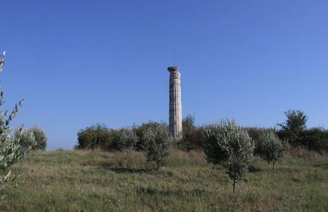 Tour de Dia Inteiro: Mosteiro de Apolónia e Ardenica - Foto 3