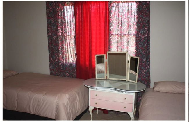 Room-homely Room in Peaceful and Comfort - Photo 7