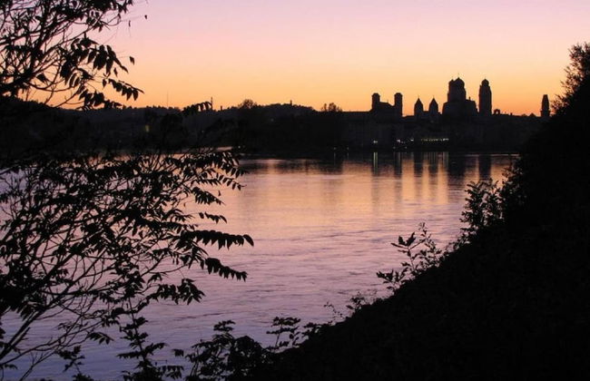 Restful Apartment with Sauna, Hot Tub, Fitness Room, Balcony - Photo 35