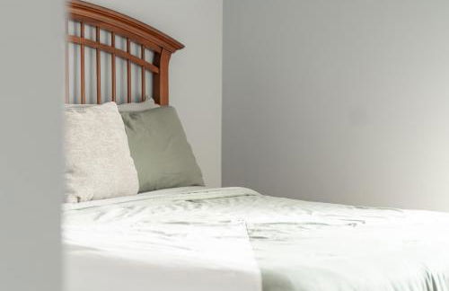 Walk to WP Gate and Free Parking - Foto 16