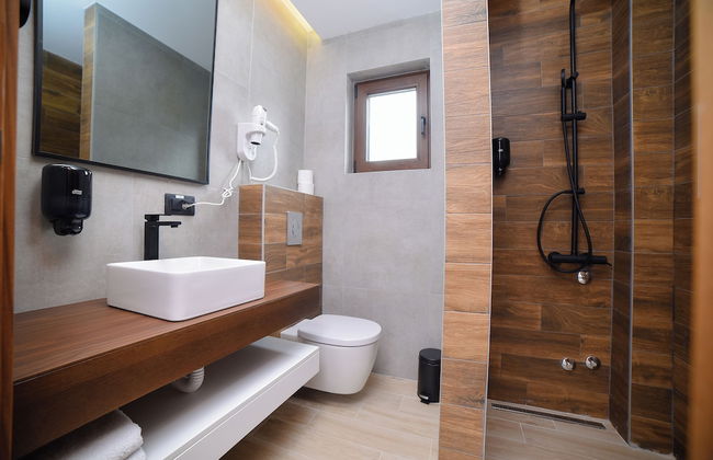 Lakeside Residence - Photo 6