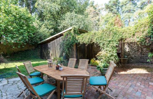 Large family home based at Westerlands Farm - Photo 40