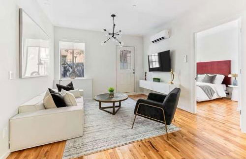 Luxury 3BR Duplex w Private Patio in Upper East - Foto 3