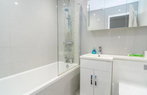 2 bedroom house with parking in Borehamwood - Foto 12