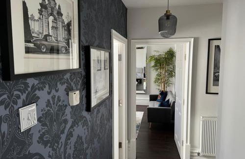 Rare Find - Gated 2 bed apt, close to Parks, secure carpark sleeps 4 - Foto 9