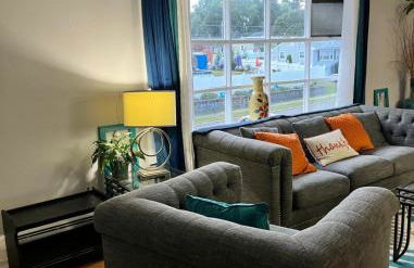 Beautiful 3 - 4 Bedroom Home Fully Furnished Including Utilities Close to I95 & Train - Foto 3