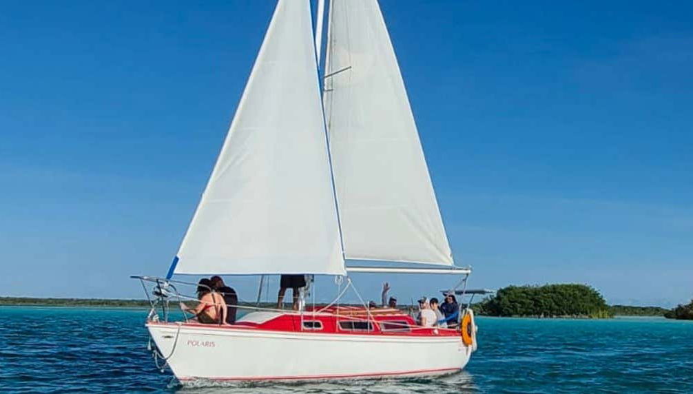 Lake Bacalar Sailboat Cruise - Foto 1