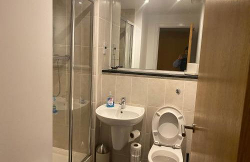 City Centre 2 bedroom apartment, secure parking. - Foto 5