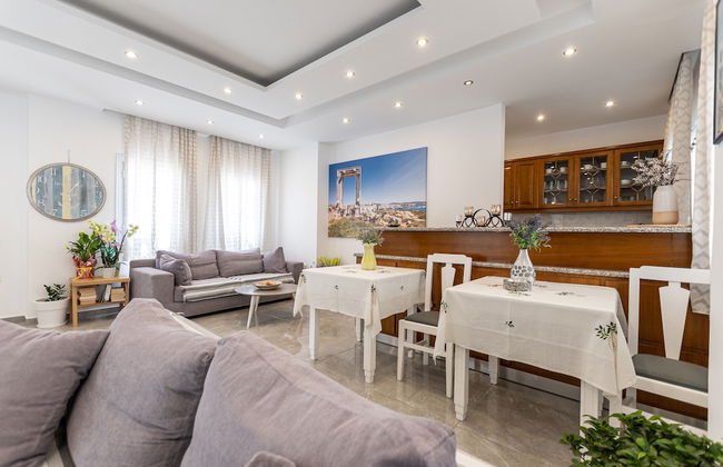 Sun Beach Hotel - Photo 2