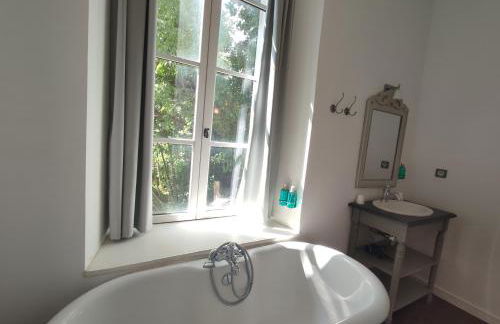 Suite de Rêve au Château avec Bain Caché - Accès Bassin de Nage - Clim - Foto 10