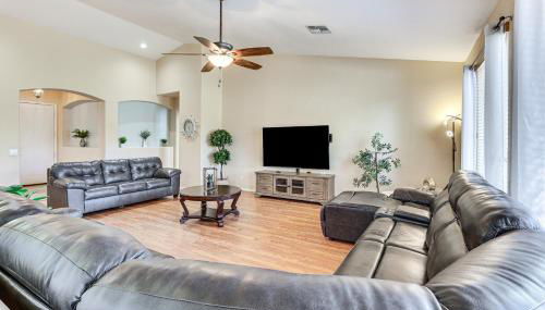4 Mi to Surprise Stadium! Home with Furnished Patio - Foto 5