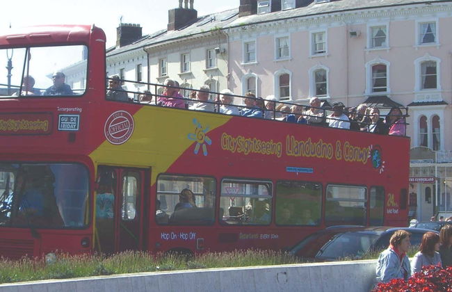 Autobús turístico de Llandudno - Foto 1