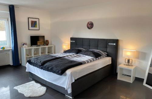 Preiswertes stilvolles Zimmer im privaten Haus mit großem schönem modernem Gemeinschaft Badenzimmer - Foto 35