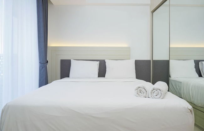 Relax and Comfy with Pool View @ Studio West Vista Apartment - Photo 2