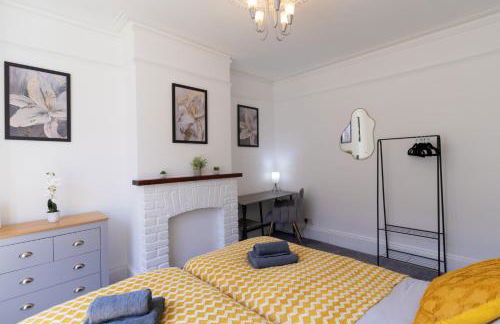 Open Mind Property - Cosy Home - 7 Beds & Parking - Foto 23