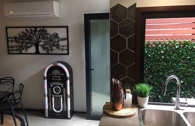 UNIQUE - New York Loft Style Townhouse - Photo 12