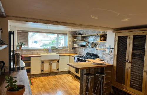 1 Bed Flat - Sleeps 2 - Pets - Balcony - Parking - Foto 23