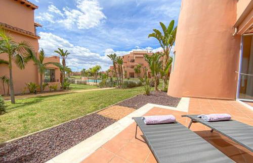 Superb luxurious groundfloor 1 bedroom app on Mar Menor golf resort - Foto 1
