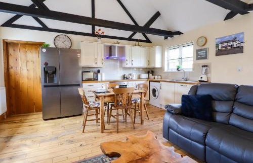 White Hart Stables - Photo 11