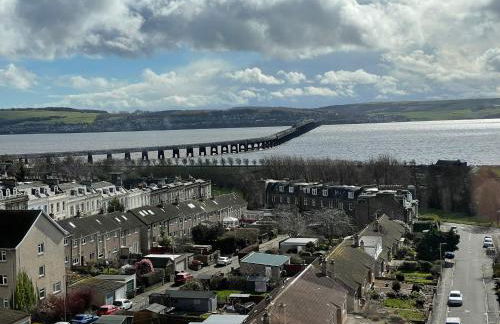 Prime Dundee West End 3BR Apartment, Stunning River Views, Sleeps 6 - Foto 9