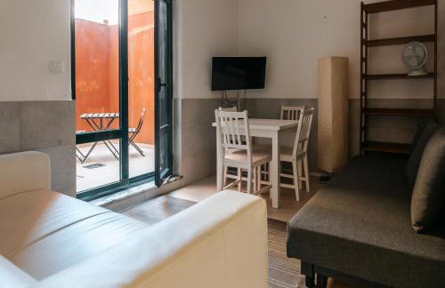 Lisbon Tagus River Terrace Flat - Photo 2