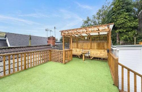 Kinky Kabin w Hot Tub, Sauna and Rooftop Garden - Foto 44