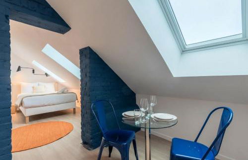 Studio sous les combles côté rue, parking gratuit - Foto 9