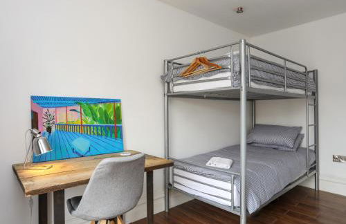 Harbourside Apartment - Photo 21