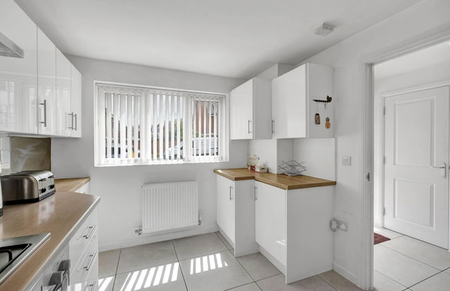 3 Bedroom and 2 Bath House with Balcony - Foto 18