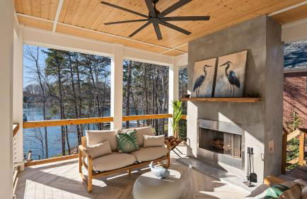 Livin' Large Lake Norman Estate w/ Pool, Dock, Game Room & Scenic Views - Foto 26