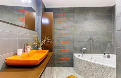 Double A Luxury Apartment - Photo 15