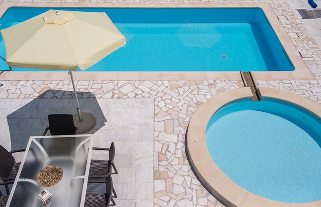 Marjorie Villa - Photo 17