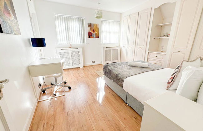 Large 8 Bedroom House in Edgbaston - Photo 2