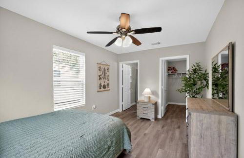 Stylish and Cozy 4BR Home in Houston, Sleeps 9 - Foto 11