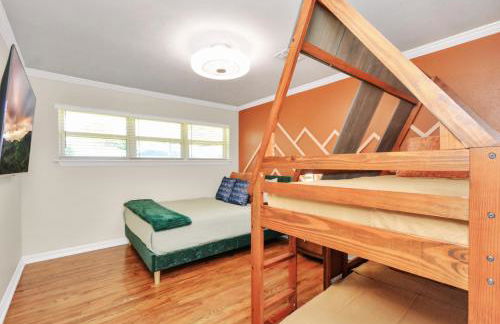 Luxury Retreat with Heated Pool, Firepit, Outdoor Cinema - Foto 13