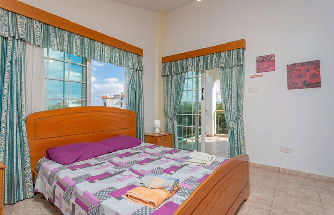 Villa Iliada Large Private Pool Walk to Beach A C Wifi Car Not Required - 2143 - Foto 16