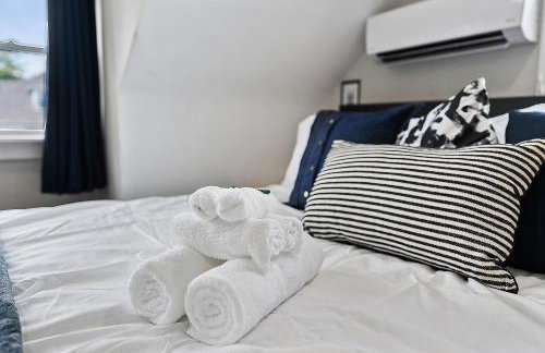 Main Line Manor 3BR with King Beds & Patio & Backyard - Foto 18