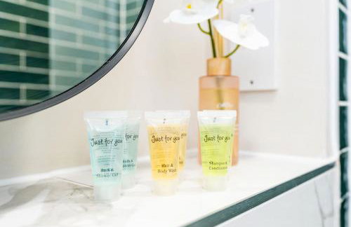 Long Stay Offers, Modern Amenities, Fully Equipped, All Bills Included, Perfect Location, King Size Bed, Fast Wifi - Foto 38