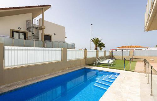 Private Luxury Villa with Pool near Golf Course & Marina - Photo 44