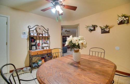 Tahlequah Duplex with Screened-in Porch and Fire Pit! - Foto 9