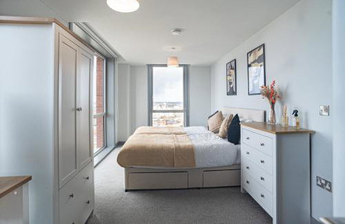 Brand New Skyline View 2BR Apartment with Pool Table - 21st Floor - Foto 3