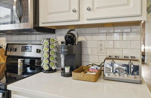 downtown Indy with Fire Pit and Free Parking - Foto 17