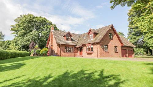 Auburn Cottage - Photo 2, Garden view