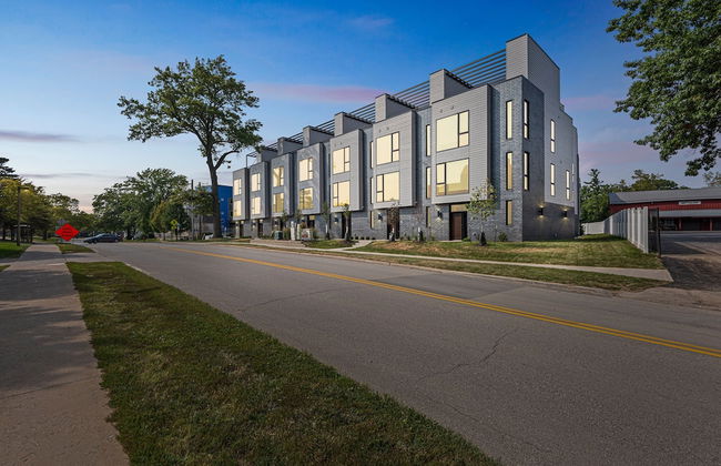 New Modern Townhome With Rooftop Patio 2 Bedroom Townhouse by RedAwning - Foto 26