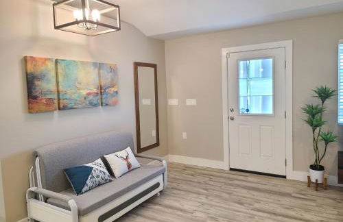 Luxury 800 Sq Ft 1 bedroom Suite Full Large Kitchen Free Laundry - Foto 8