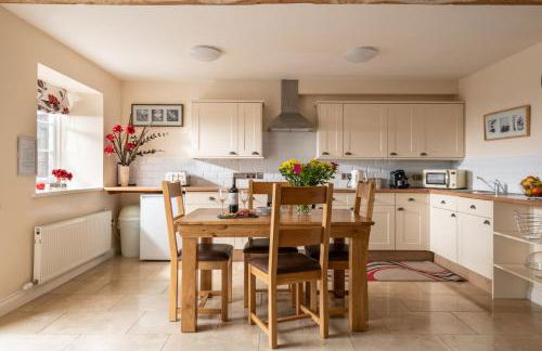 Webbington Farm Holiday Cottages - Foto 90