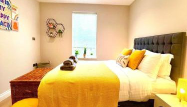 Coastal Breeze, Stylish 1 bedroom, Sleeps 4, Internet and Parking, 10 min to beach - Photo 5