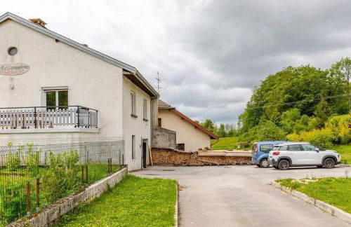 Maison conviviale avec cheminée à Hauts-de-Bienne - Foto 1