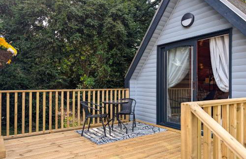 Cear 2- Private Hot Tub- Perth-Pet Friendly Lodge - Photo 17