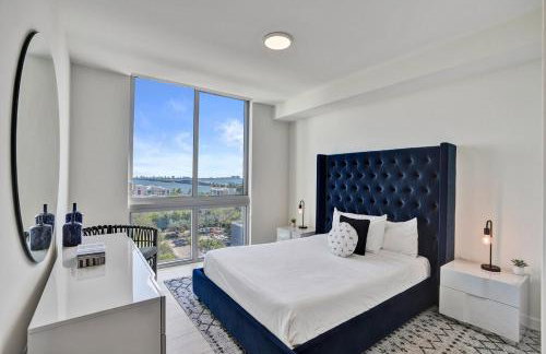 Luxury 2 Bedroom Corner Condo Walk to Design District, Infinity pool with Bay and City views, Gym, Free Parking Spot - Foto 4